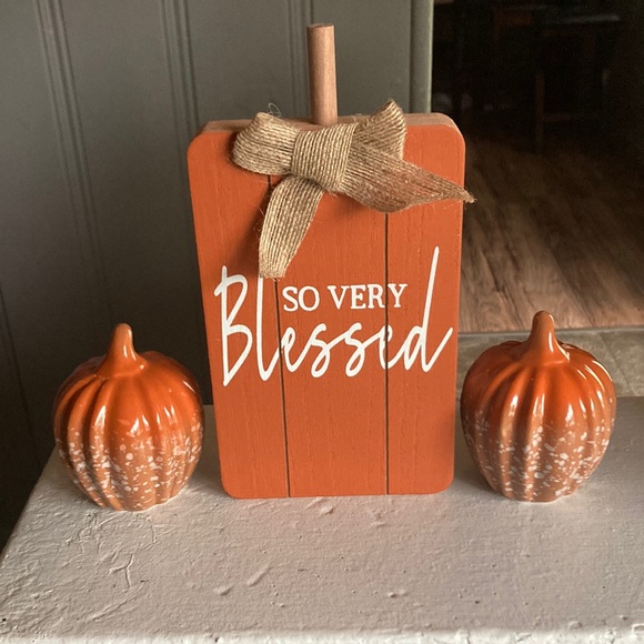 NWT Bundle-So Very Blessed Wood Pumpkin Sign & Orange Glazed Porcelain Pumpkins - Picture 4 of 15
